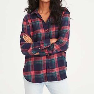 American Eagle women’s plaid flannel size medium